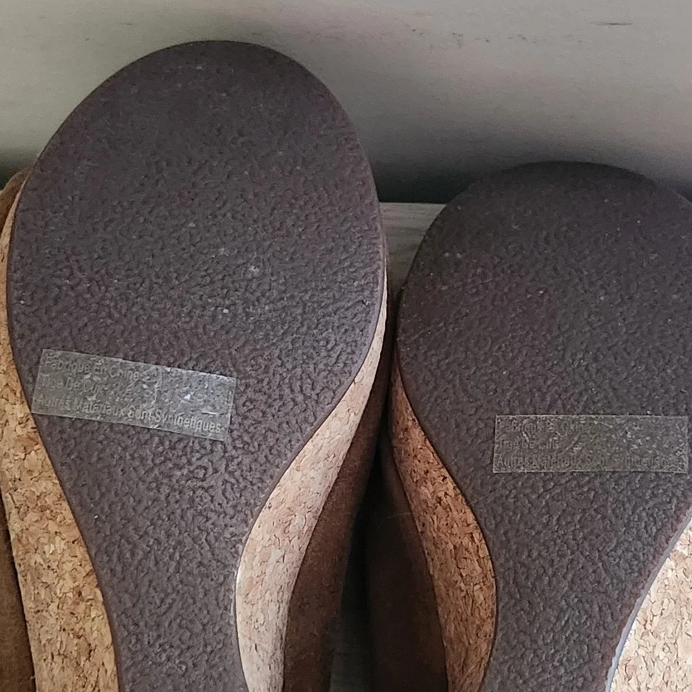 Clarks‎ Elements Suede Wedge Sandals Adjustable Buckle Cork Heel Comfort